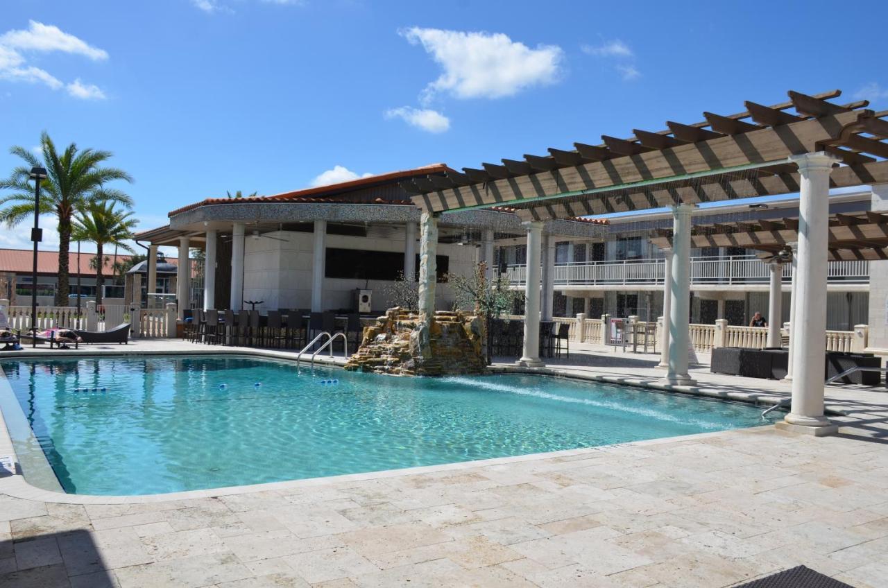 Quality Inn And Conference Center Tampa-Brandon Heartland Bagian luar foto