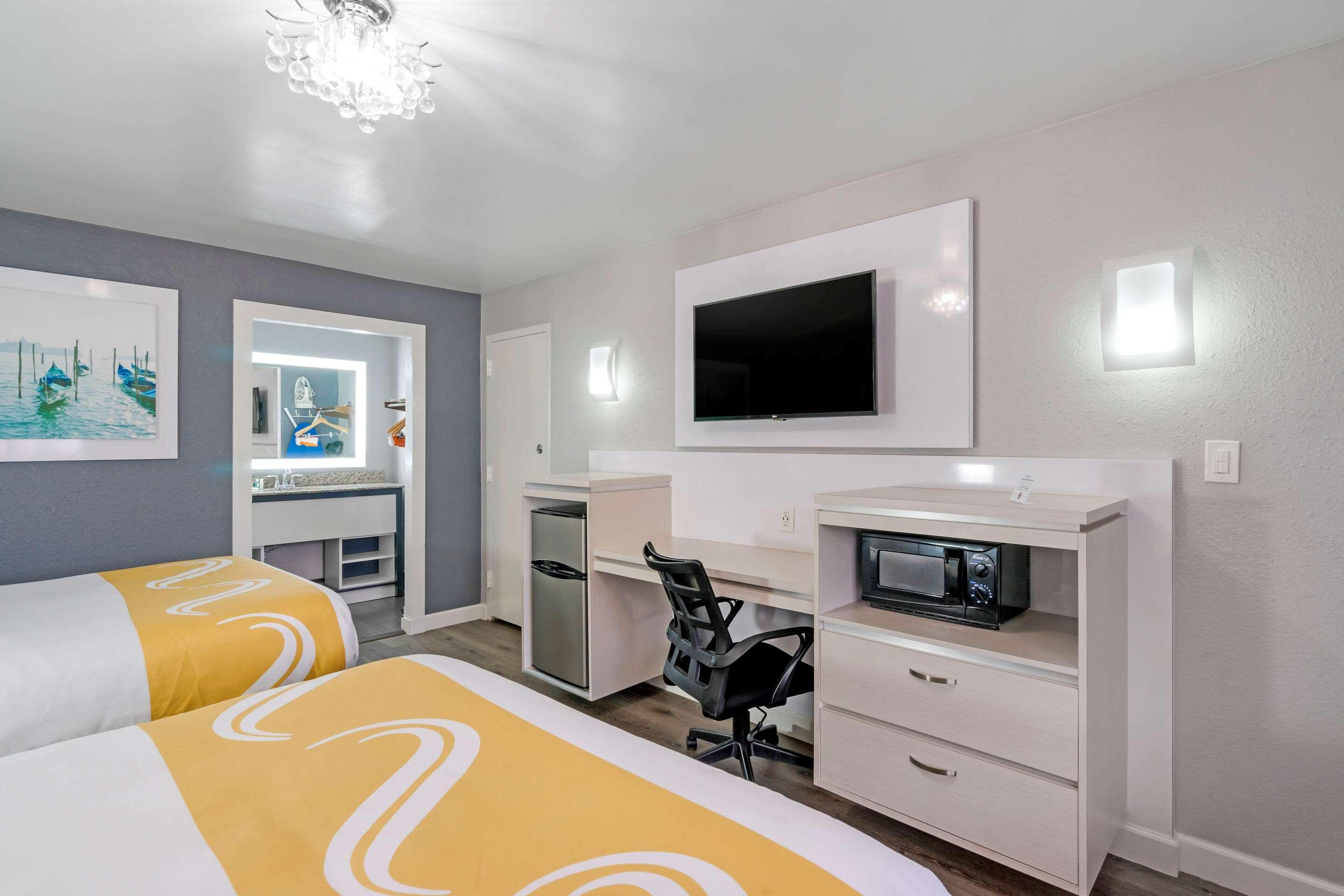Quality Inn And Conference Center Tampa-Brandon Heartland Bagian luar foto