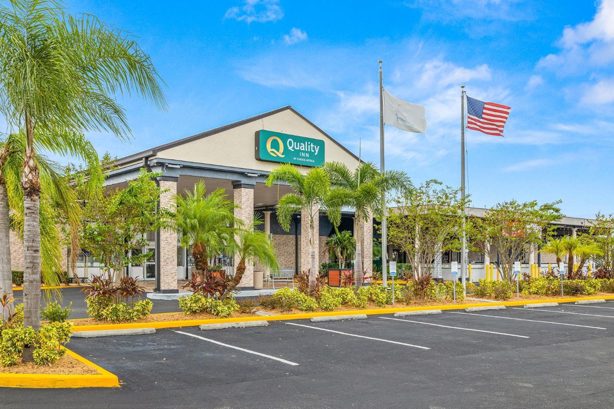 Quality Inn And Conference Center Tampa-Brandon Heartland Bagian luar foto