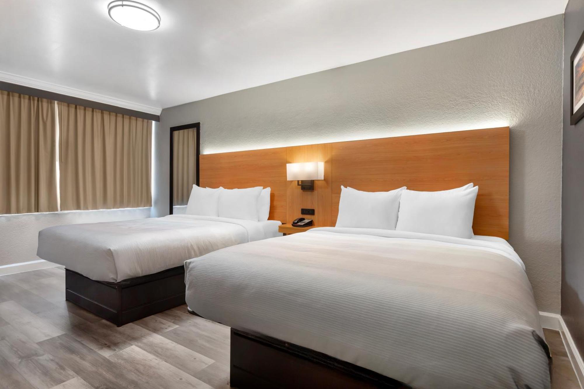 Quality Inn And Conference Center Tampa-Brandon Heartland Bagian luar foto
